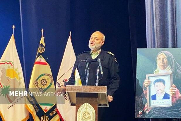 سردار اسحاقی: خانواده شهدا پرچمداران بصیرت و ایثار هستند