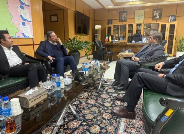 تأکید بر شتاب‌بخشی پروژه‌های ریلی آذربایجان‌غربی در نشست استاندار با مدیرعامل راه‌آهن