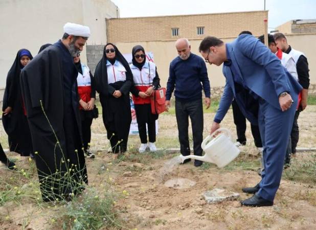 پویش «سرو ایران» در تنگستان برگزار شد
