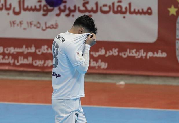 از نبرد صدر تا جنگ میانه جدول / گیتی‌پسند در تعقیب قهرمانی و پالایش‌نفت به‌دنبال تثبیت