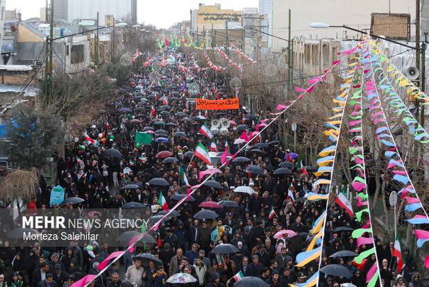 دشمن درپی تضعیف و تجزیه کشور است