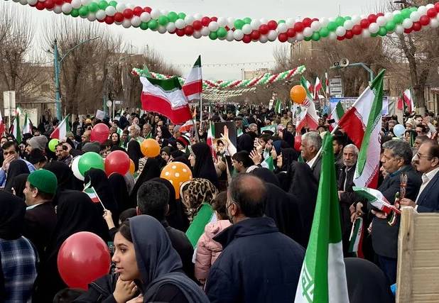 آغاز باشکوه راهپیمایی ۲۲ بهمن در یزد؛ ملت انقلابی در صحنه