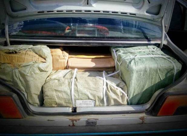 محموله ۳٠ میلیاردی قاچاق از پژو شوتی در هرمزگان