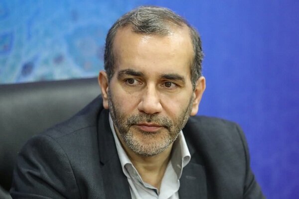اهالی هنر نقش خود را درمیدان جنگ روایت‌ها ایفا کنند