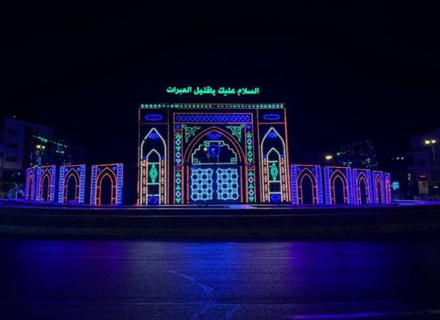دیواره نوری حرم امام حسین(ع) در میدان انقلاب رونمایی شد