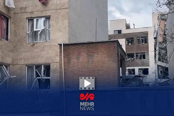 آسیب منزل مسکونی یک ارمنی در اثر بمباران تروریست‌ها در مرکز تهران