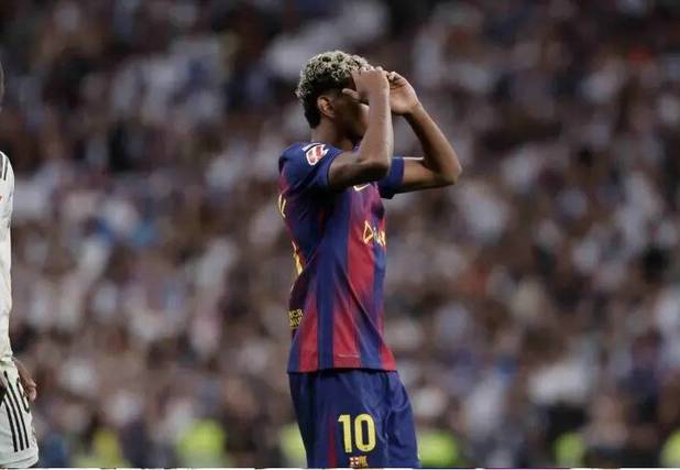 اعتراض یامال و پاسخ فلیک