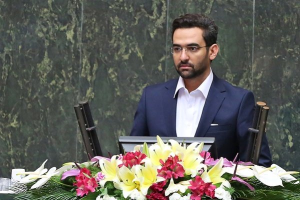 «وزیر ارتباطات » از مجلس کارت زرد گرفت