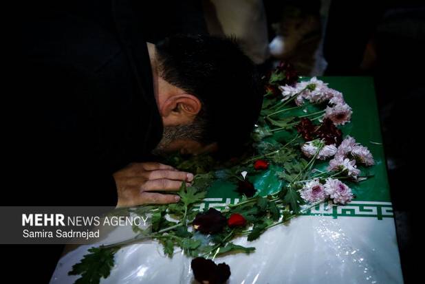 مردم ایران به استقبال ۸۵ شهید تازه تفحص شده می‌روند