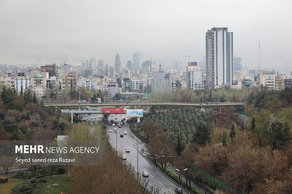 هوای تهران قابل قبول اما در مرز آلودگی است