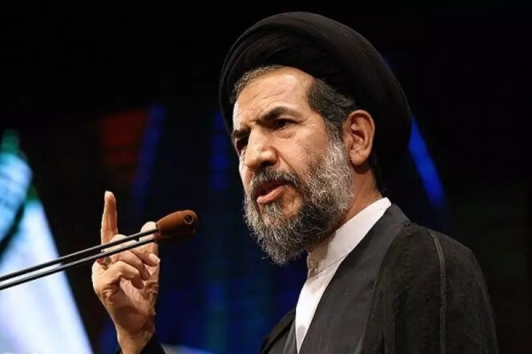 ملت ایران در حال نگارش تاریخ جدید جهان است