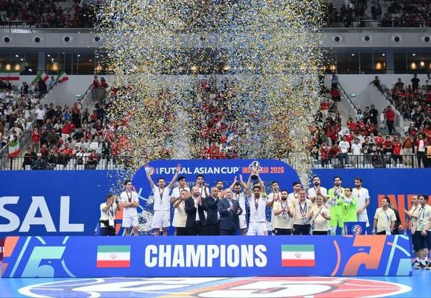 قهرمانی فوتسال با طعم هشدار؛ جامی که از دل اضطراب بیرون آمد