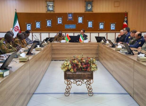 دیدار وزیر دفاع بورکینافاسو با فرمانده دافوس ارتش