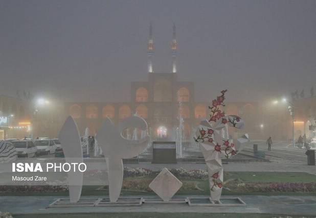 یزدی‌ها در و پنجره‌ها را ببندند؛ طوفان در راه است