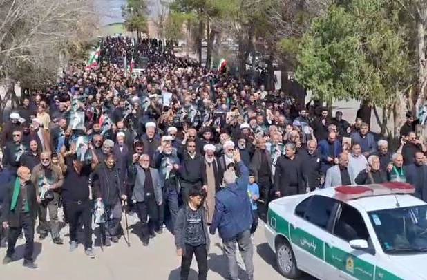 خروش مردم شاهدیه یزد در انتقام خون رهبر شهید انقلاب