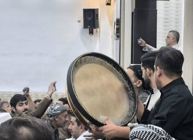 طنین دف و سرود عشق در بانه؛ آئین باشکوه مولودی‌خوانی در میلاد پیامبر