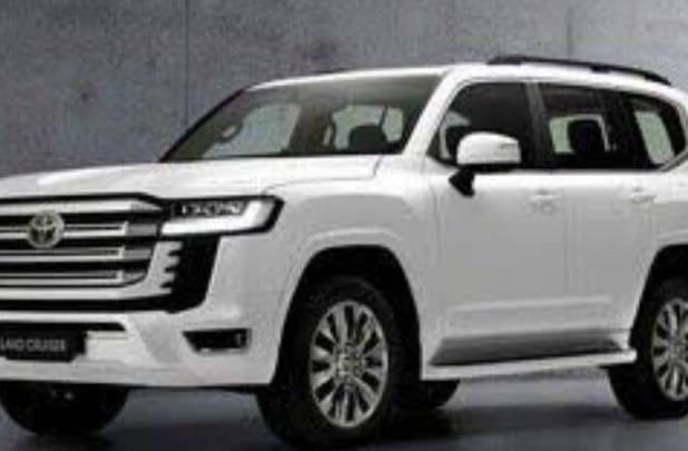 کشف تویوتا لندکروز ۸۰ میلیاردی قاچاق در عباس آباد