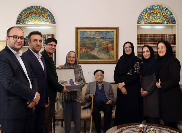 دیدار دبیرکل نهاد کتابخانه‌های عمومی با مهدی محقق و نوش‌آفرین انصاری