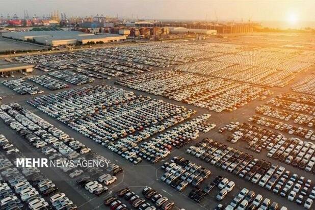 قیمت خودرو در مدار نوسان؛ رشد ۹۰ میلیونی دنا پلاس+ جدول