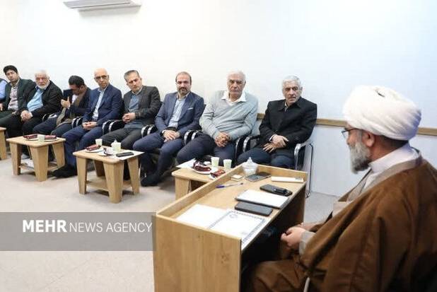 مشکل بزرگ استان سمنان از نگاه نماینده ولی‌فقیه: جزیره‌ای کار می‌کنیم