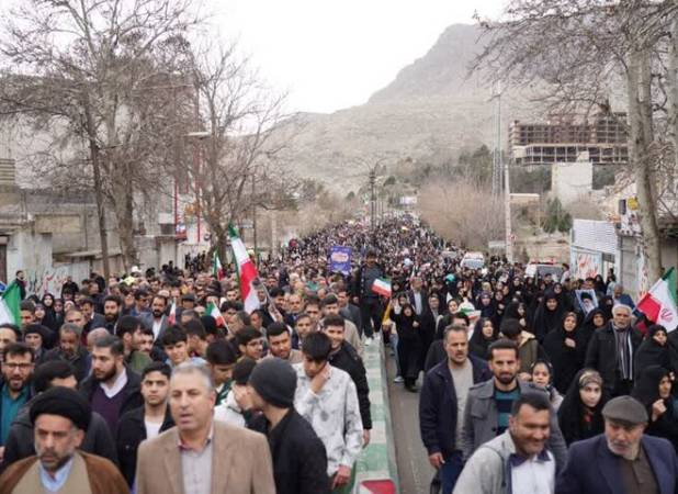 خیابان تریبون شد؛ وقتی مردم خودِ خبر می‌شوند