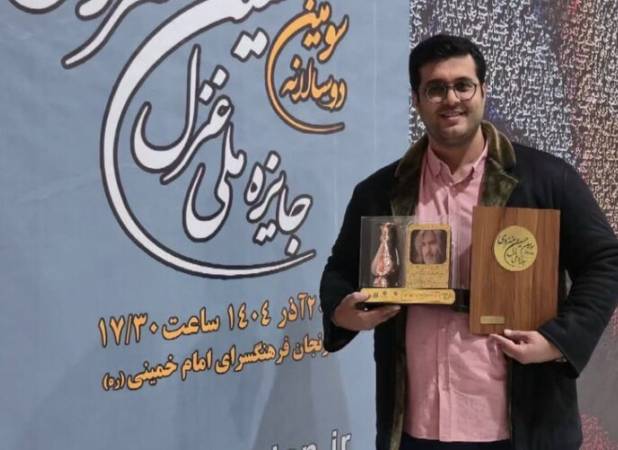 الیاسی: غزل زنده است، اما جشنواره‌ها آن را خفه می‌کنند
