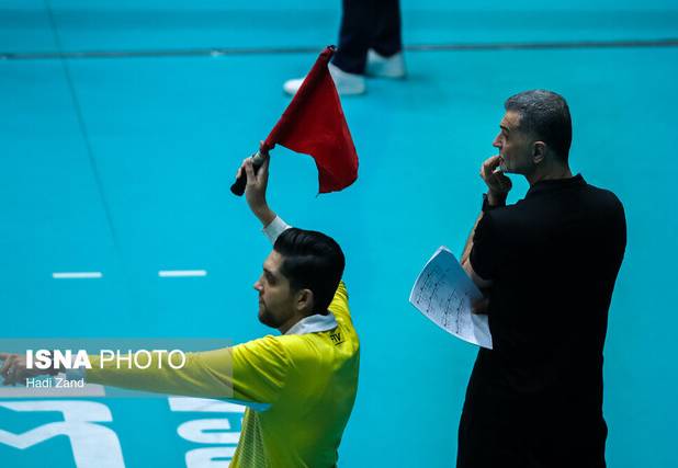 عطایی: بازیکن بی‌انضباطی کند و باشگاه ماله بکشد؟/ با مدیرعامل‌ها هم برخورد کنید