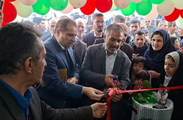 سالن ورزشی شهدای روستای نهرخلج فریدن افتتاح شد