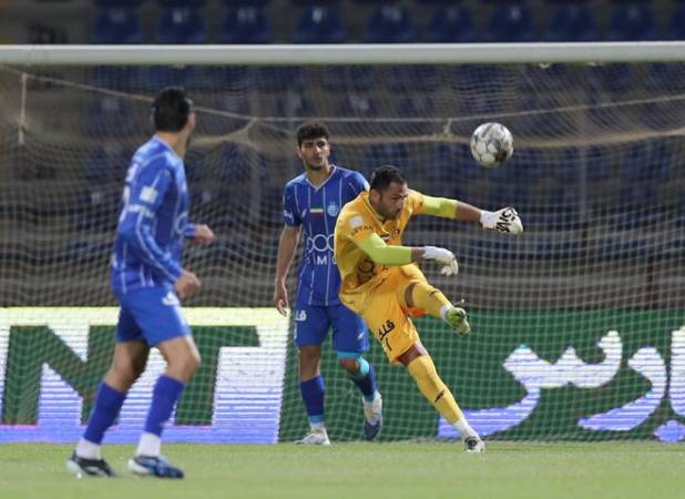 آدان؛ ستون صدرنشینی استقلال در شب کلین‌شیت حساس