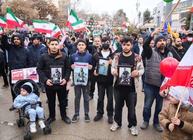 حضور پررنگ دهه نودی‌های استان سمنان در راهپیمایی ۲۲ بهمن