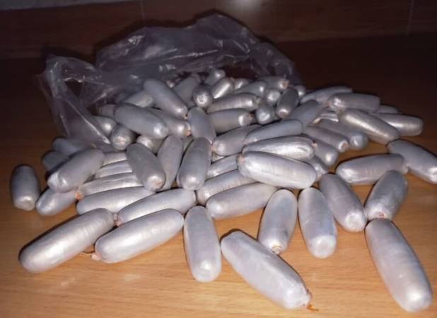 کشف ۹۴۷ گرم کوکائین بلعیده‌شده در فرودگاه امام خمینی (ره)