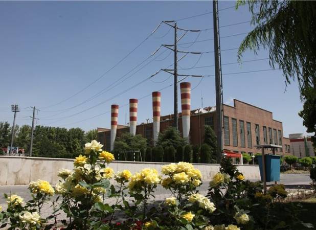 ضایعات برج خنک کن قدیمی نیروگاه طرشت طعمه آتش شد