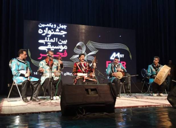 استقبال لرستانی‌ها از شب اول جشنواره موسیقی فجر