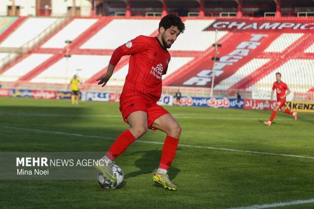 تساوی بدون گل در نیمه اول بازی ملوان و تراکتور