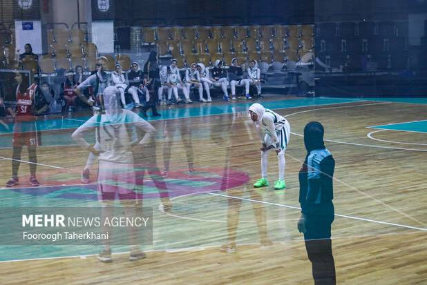 صعود مدافع عنوان قهرمانی به مرحله نیمه نهایی