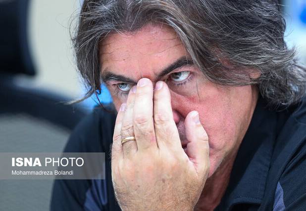 ساپینتو باید زودتر اخراج می‌شد/ استقلال نباید سراغ مربی موقت برود