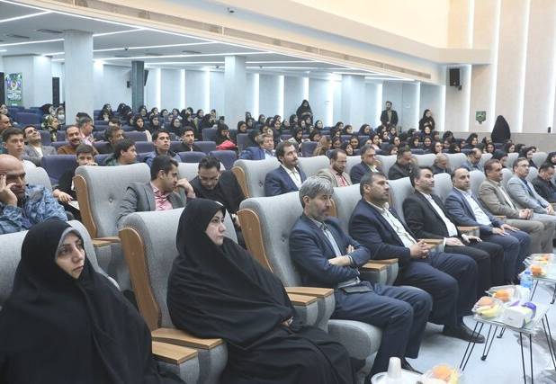 ستارگان علمی ورامین تجلیل شدند