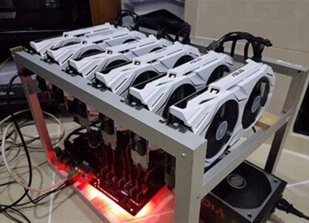 ضبط ۱۳ دستگاه ماینر قاچاق در میاندوآب