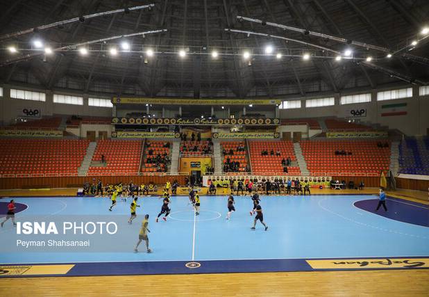 مربی تیم هندبال سنگ‌آهن بافق: با تمرینات نیم‌فصل، پیروزی مقابل سایپا دست‌یافتنی شد