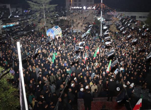 خروش مردم مازندران در سوگ رهبر شهید؛ اجتماع عاشقان «سیدعلی» برپا شد
