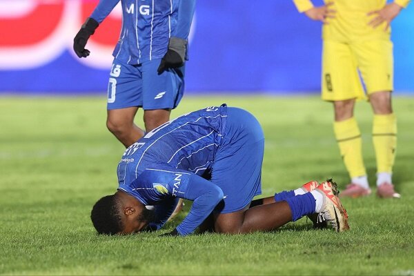 رسانه فرانسوی زبان: نازون استقلال را به رده دوم رساند