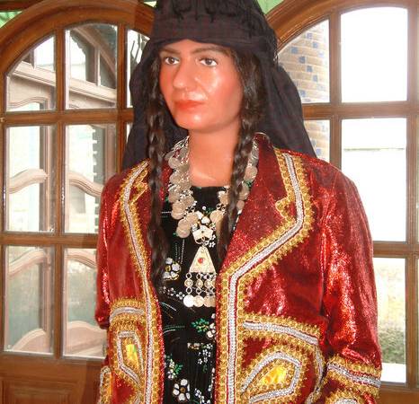 اینجا در عزا هم لباس مشکی نمی‌پوشند