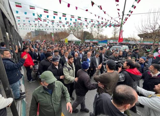 حضور رئیس جمهور در راهپیمایی باشکوه ۲۲ بهمن