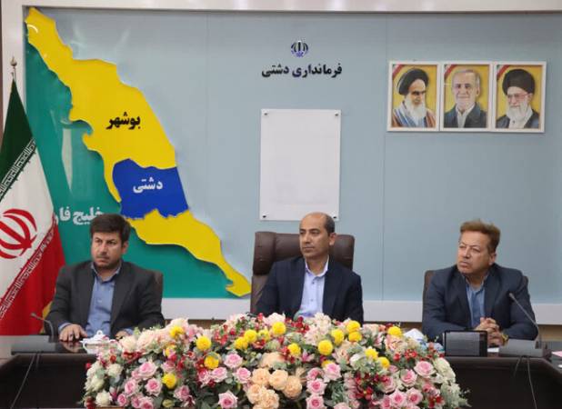 فرماندار دشتی: عیدی کارگران پیش از پایان سال پرداخت شود