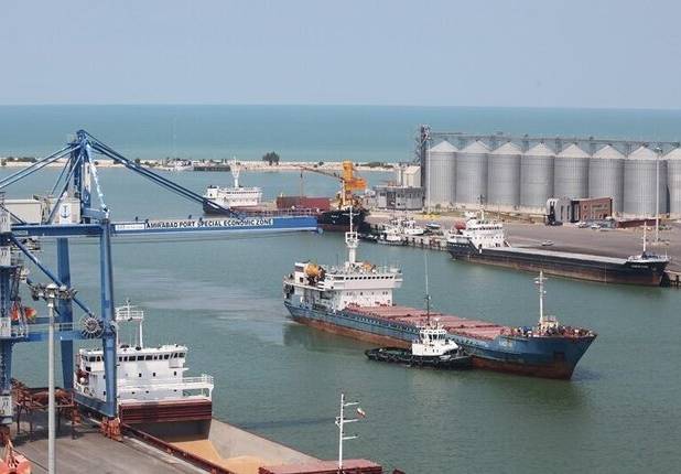 ورود دومین محموله از مجوز ۶۰ هزارتنی گندم قزاقستان به بندر امیرآباد مازندران