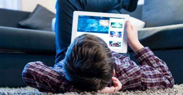 چالش‌ها و راهکارهای مدیریت حضور نوجوانان در شبکه‌های مجازی در بحران‌ها