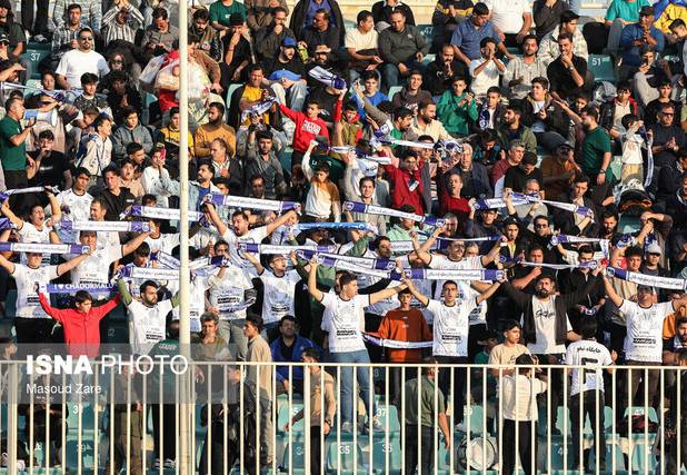 درهای ورزشگاه نصیری یزد بر روی هواداران باز شد