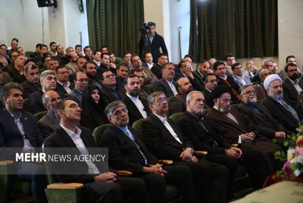 جلسه شورای برنامه‌ریزی لرستان؛ از شوخی پزشکیان تا آمارهای قائم‌پناه!