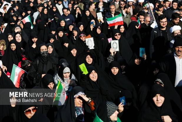 قمی ها همچنان پای کار انقلاب