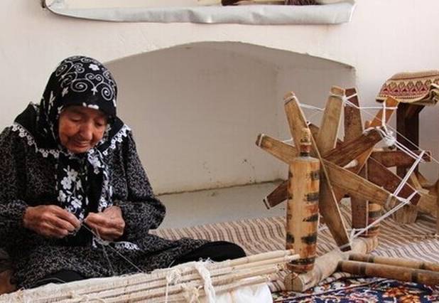 سهم ۴۷ درصدی بانوان در اقتصاد صنایع‌دستی خراسان رضوی